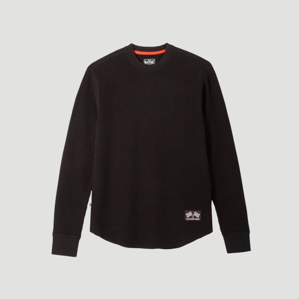 Loser Machine Company Speed Supply Langarmshirt aus schwarzem Waffelstrick mit Zielflaggen-Patch und orangefarbenem Kragenbesatz.