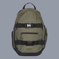Element Rucksack in Olivgrün mit Skateboard-Gurten, Polyester, Reißverschluss-Fronttasche, Seitentaschen.