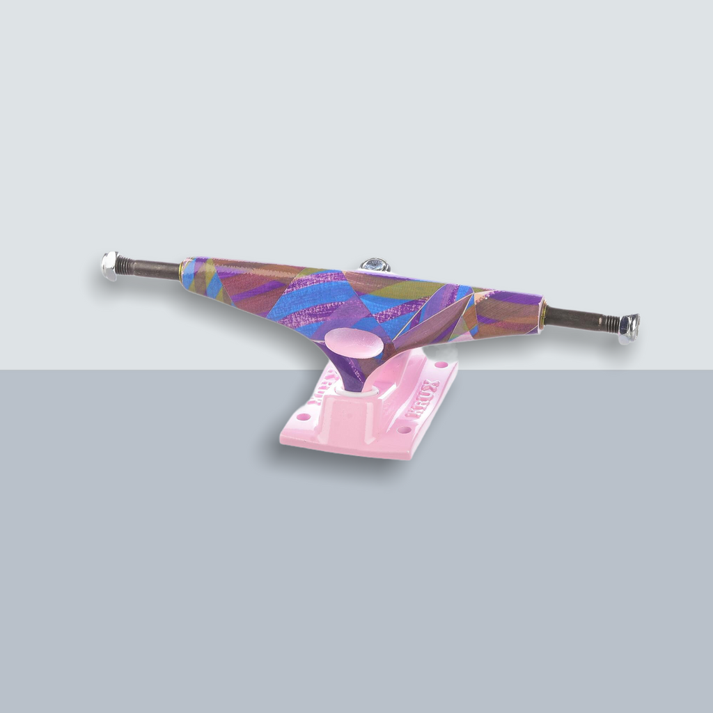 Krux 8.25 K5 Nora Triangle - Skatewerkstatt 